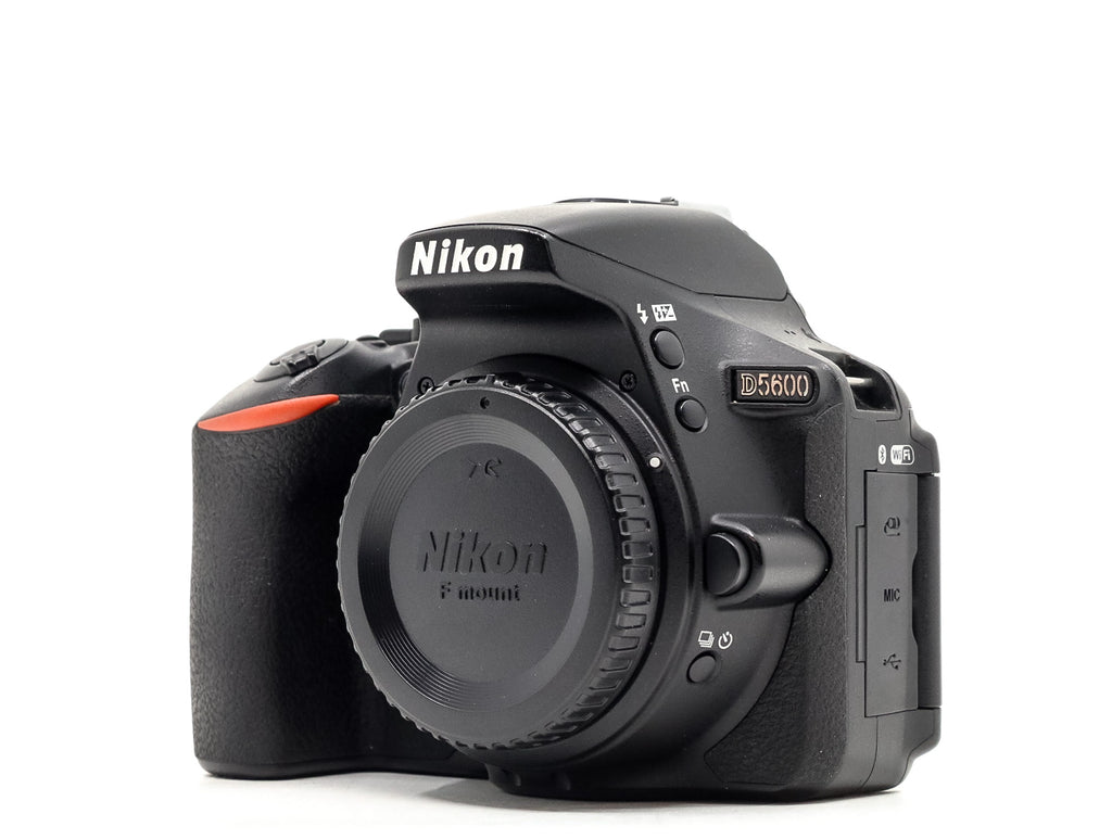 Appareil photo reflex numérique APS-C 24,2 MP - Nikon D5600.